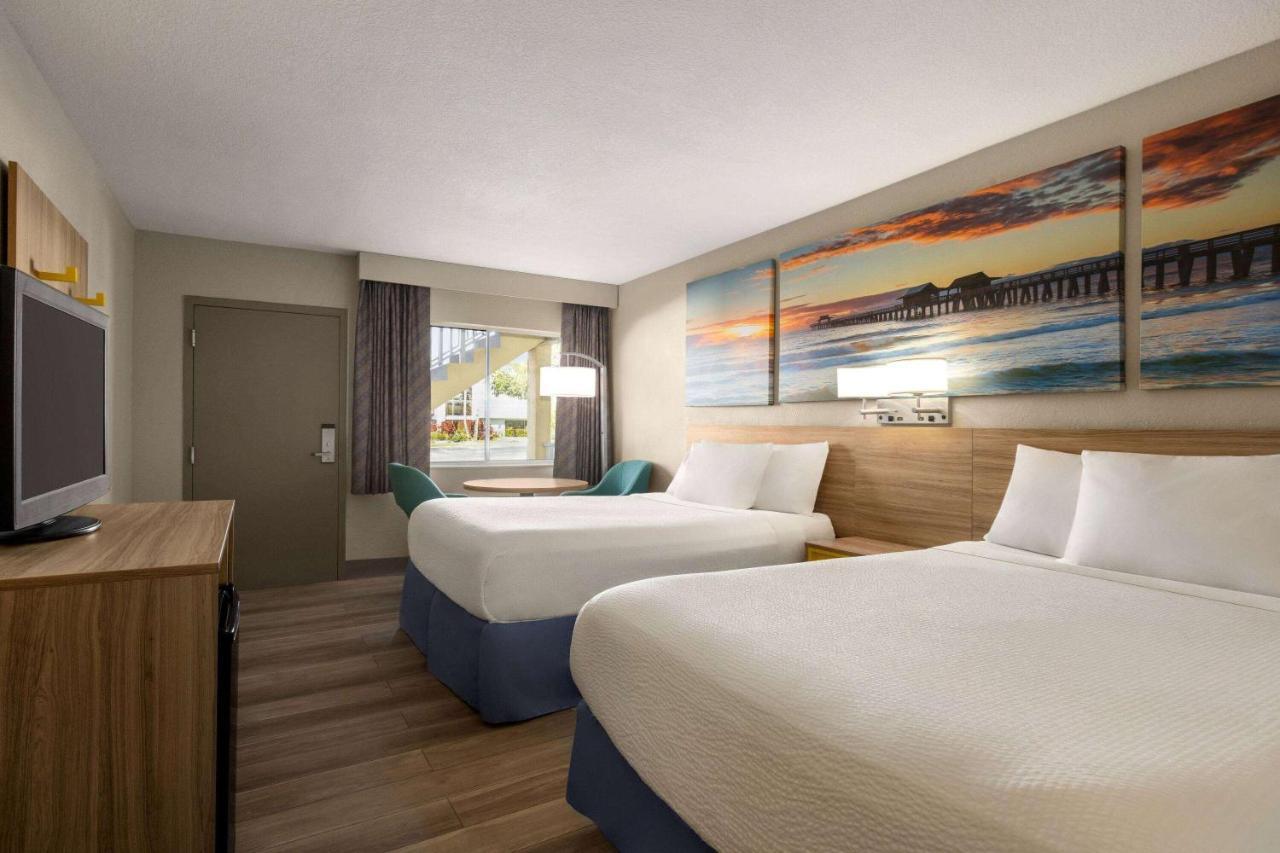 Two Queen Beds – Pet Friendly or Non-Smoking