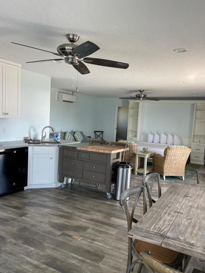 Suite with Lake View,1498719757:JPEG