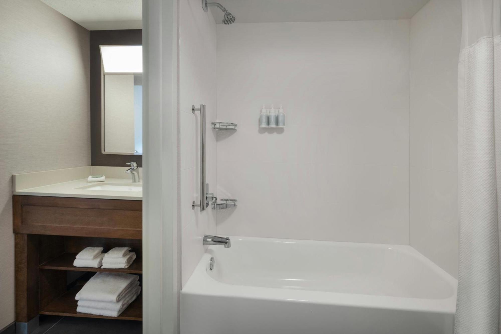 Queen Room Two Queen Beds Bathtub Mobility Access or Hearing Accessible